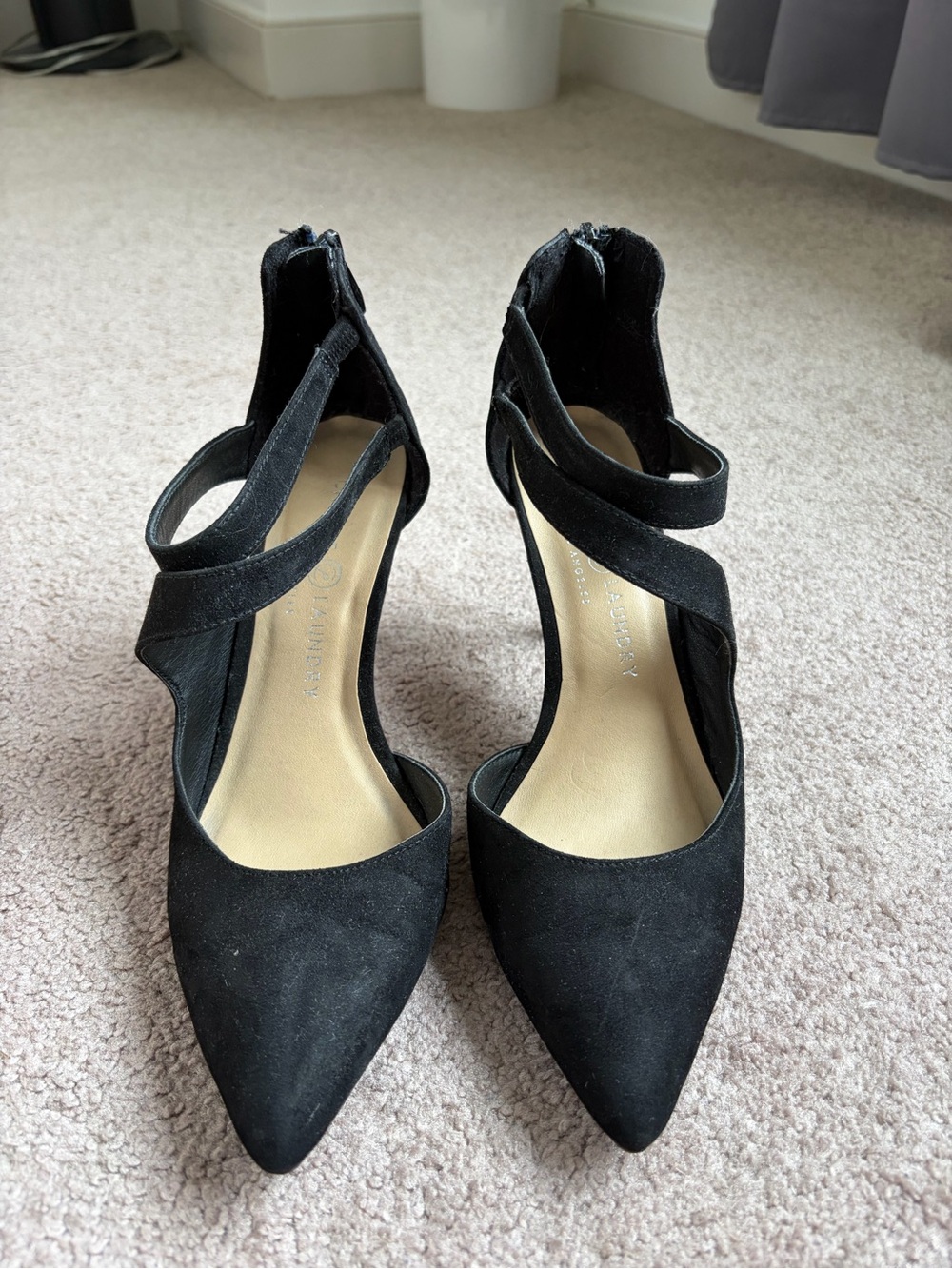 🌹 CHINESE LAUNDRY - Size 8 / 38 - Black Heels